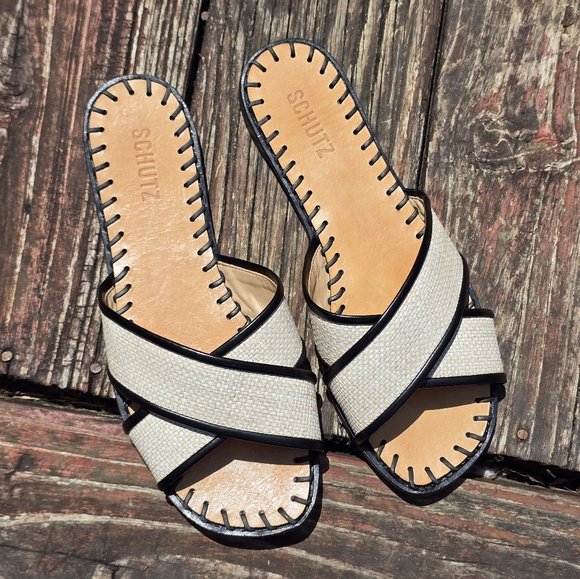Schutz Alita Flat in Palha & Black Womens Sandals Slides Size 9.5B
